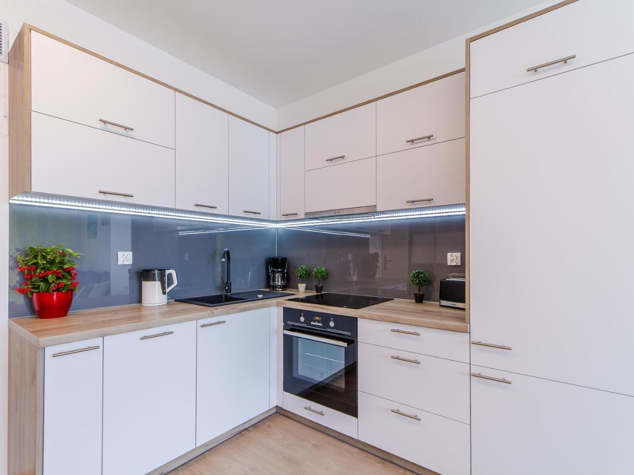 Apartment Feniks 12 By Jantar