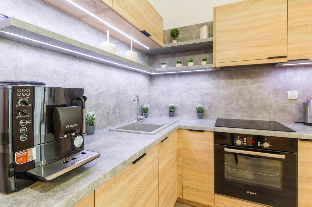 Apartment Feniks 12 By Jantar *